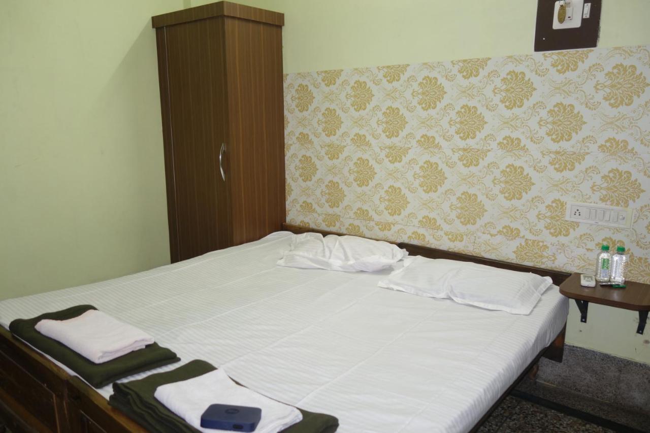 Hotel HCB  Brahmapur Buitenkant foto