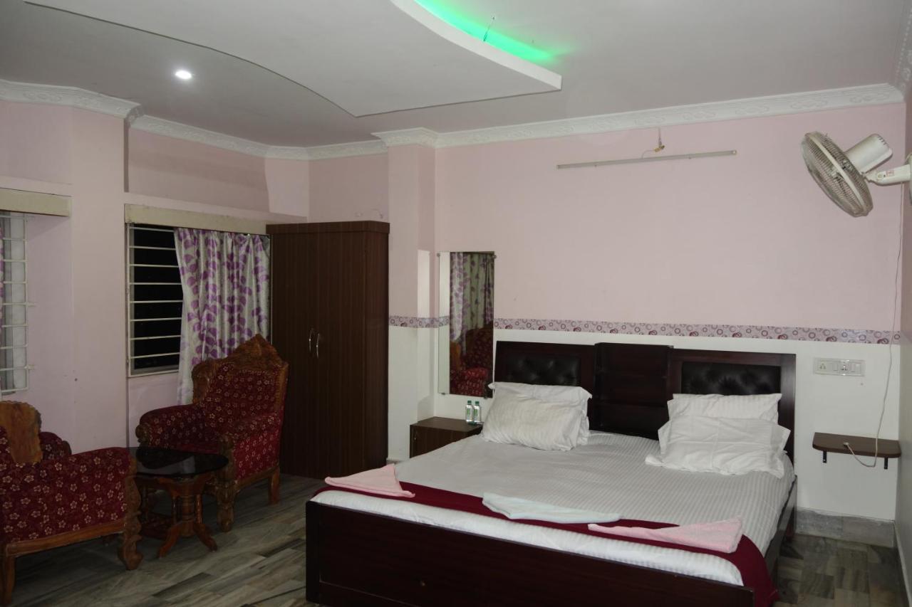Hotel HCB  Brahmapur Buitenkant foto