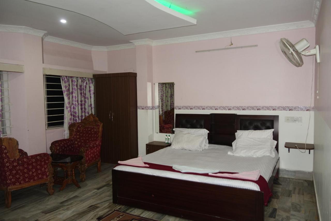 Hotel HCB  Brahmapur Buitenkant foto