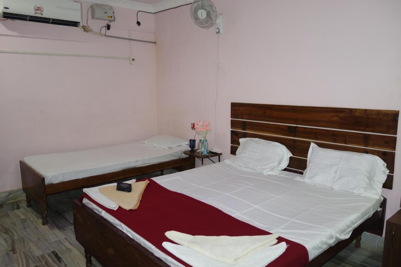 Hotel HCB  Brahmapur Buitenkant foto