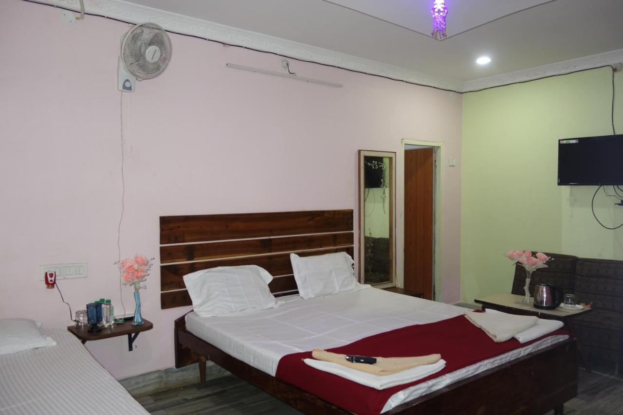 Hotel HCB  Brahmapur Buitenkant foto