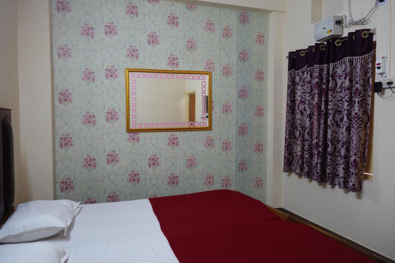 Hotel HCB  Brahmapur Buitenkant foto