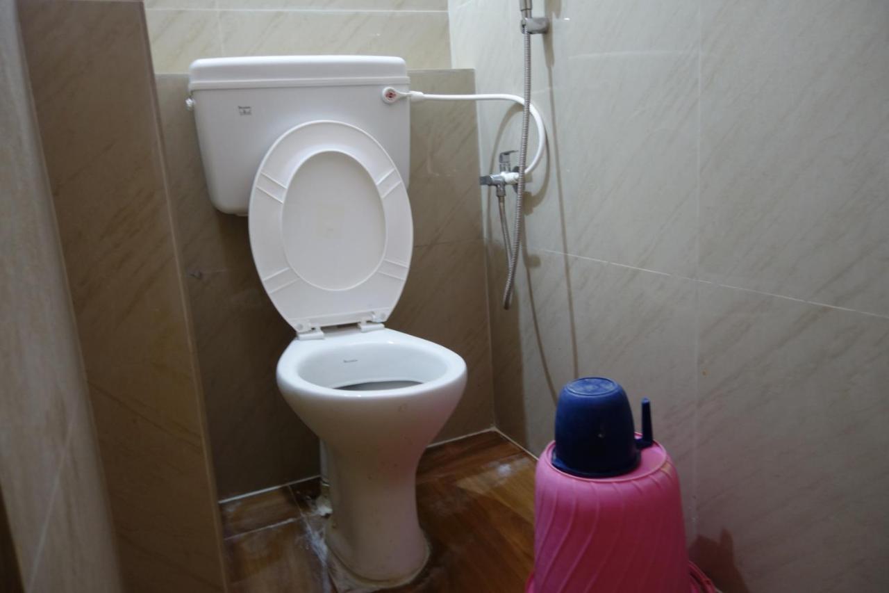 Hotel HCB  Brahmapur Buitenkant foto