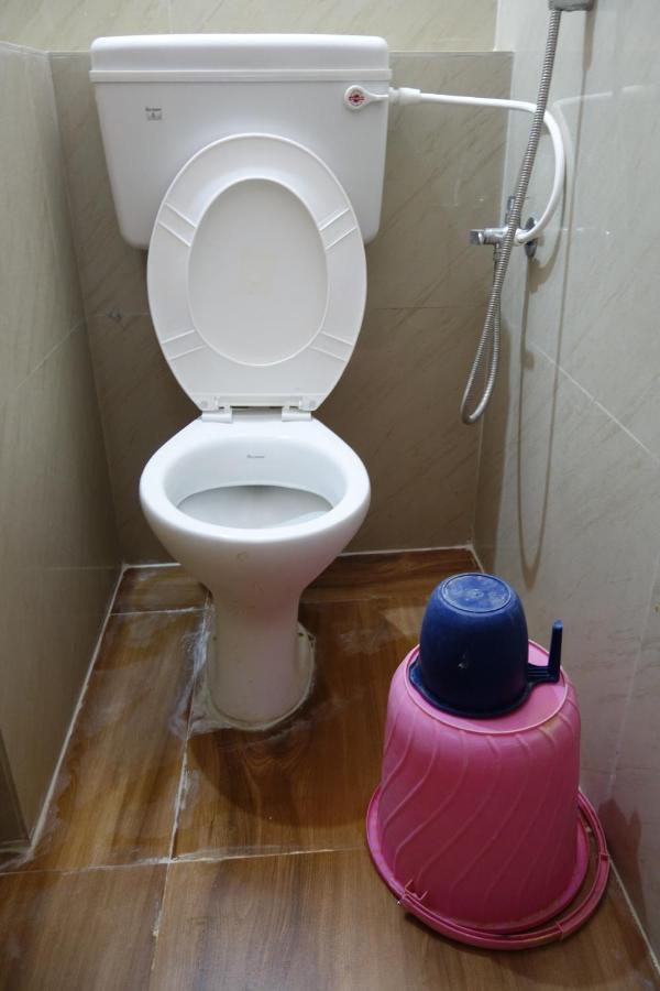 Hotel HCB  Brahmapur Buitenkant foto