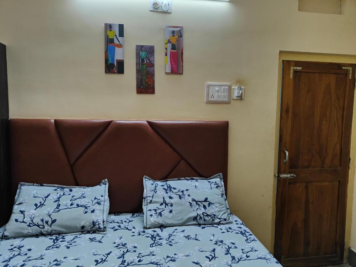Hotel HCB  Brahmapur Buitenkant foto