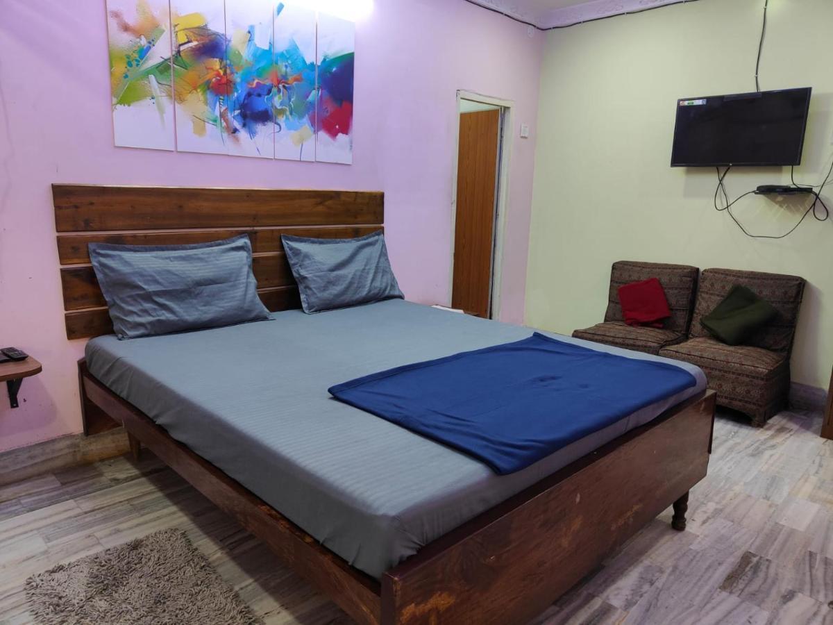 Hotel HCB  Brahmapur Buitenkant foto
