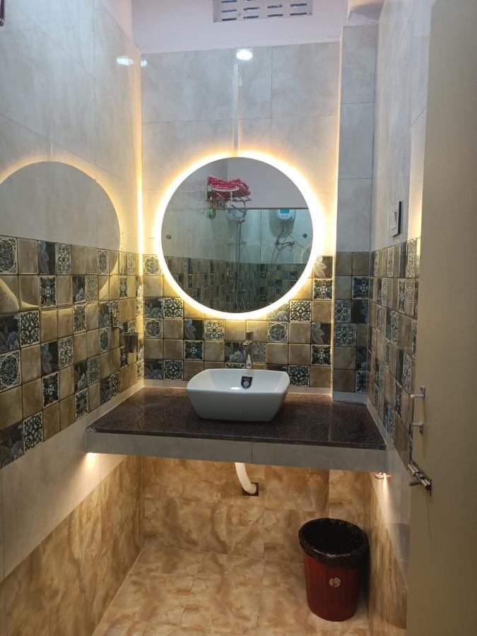 Hotel HCB  Brahmapur Buitenkant foto