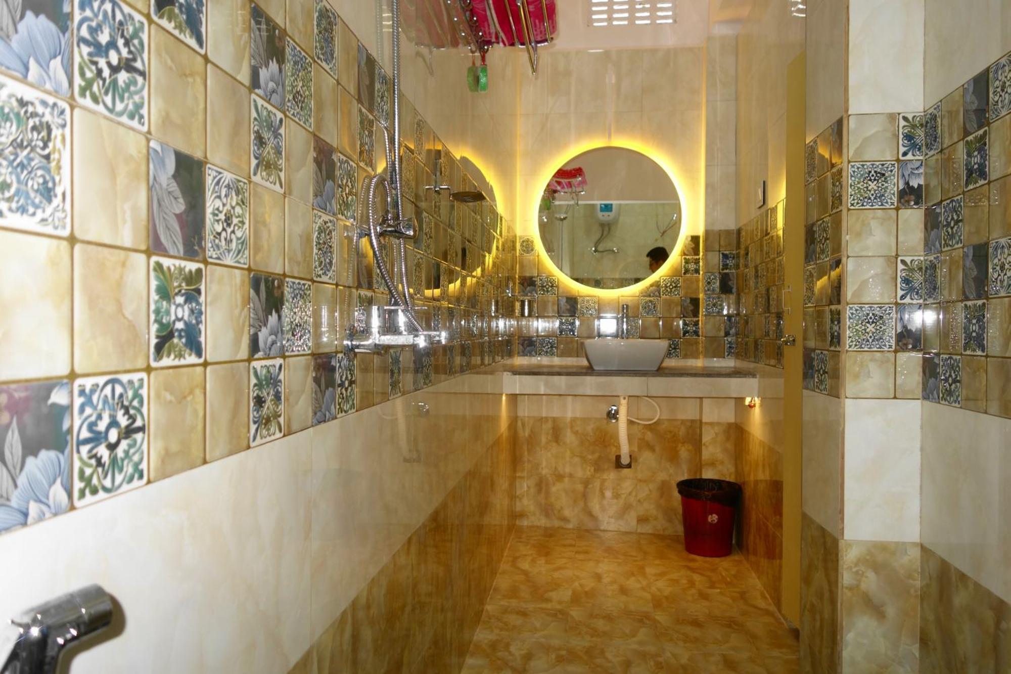 Hotel HCB  Brahmapur Buitenkant foto