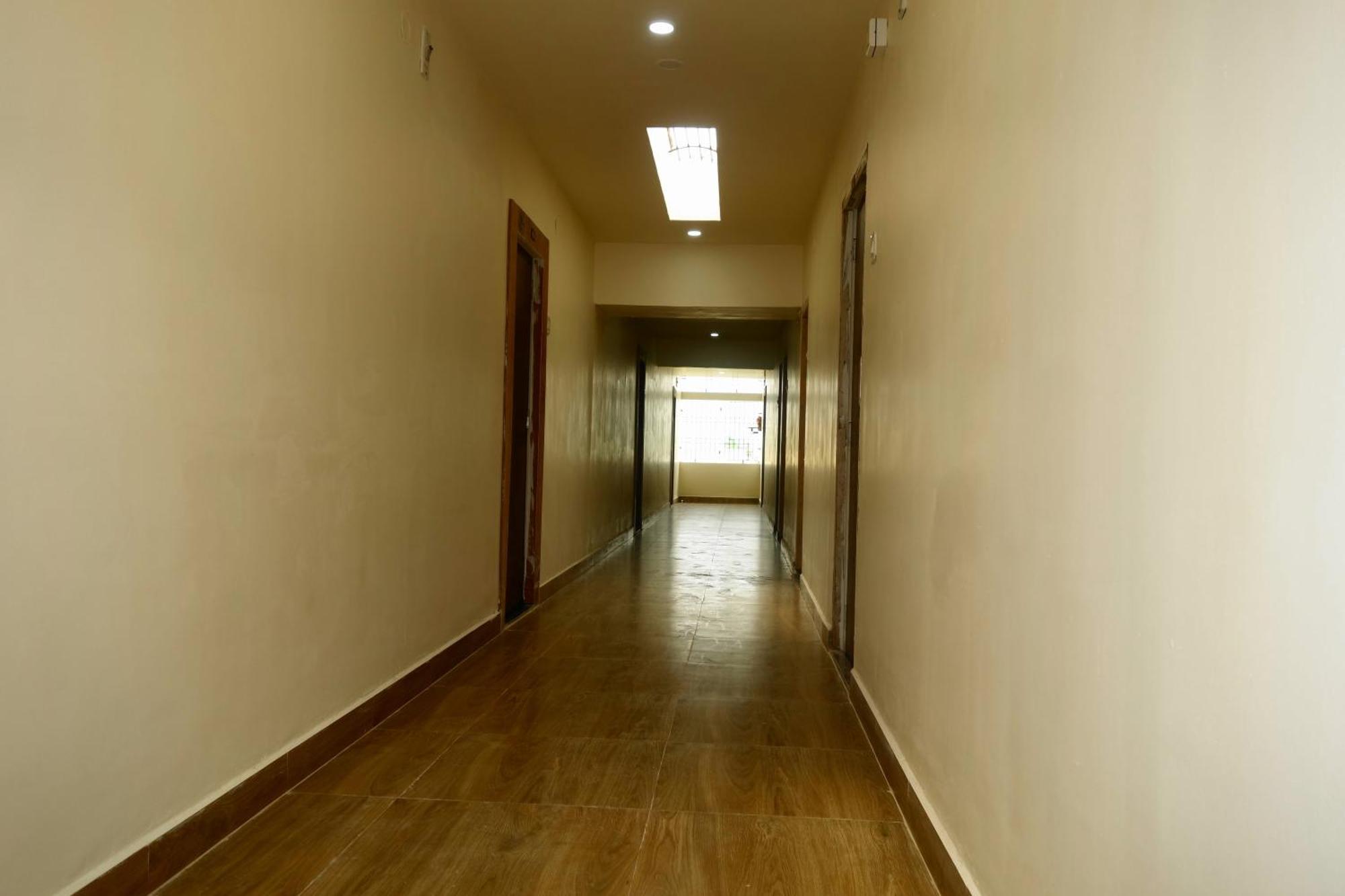 Hotel HCB  Brahmapur Buitenkant foto