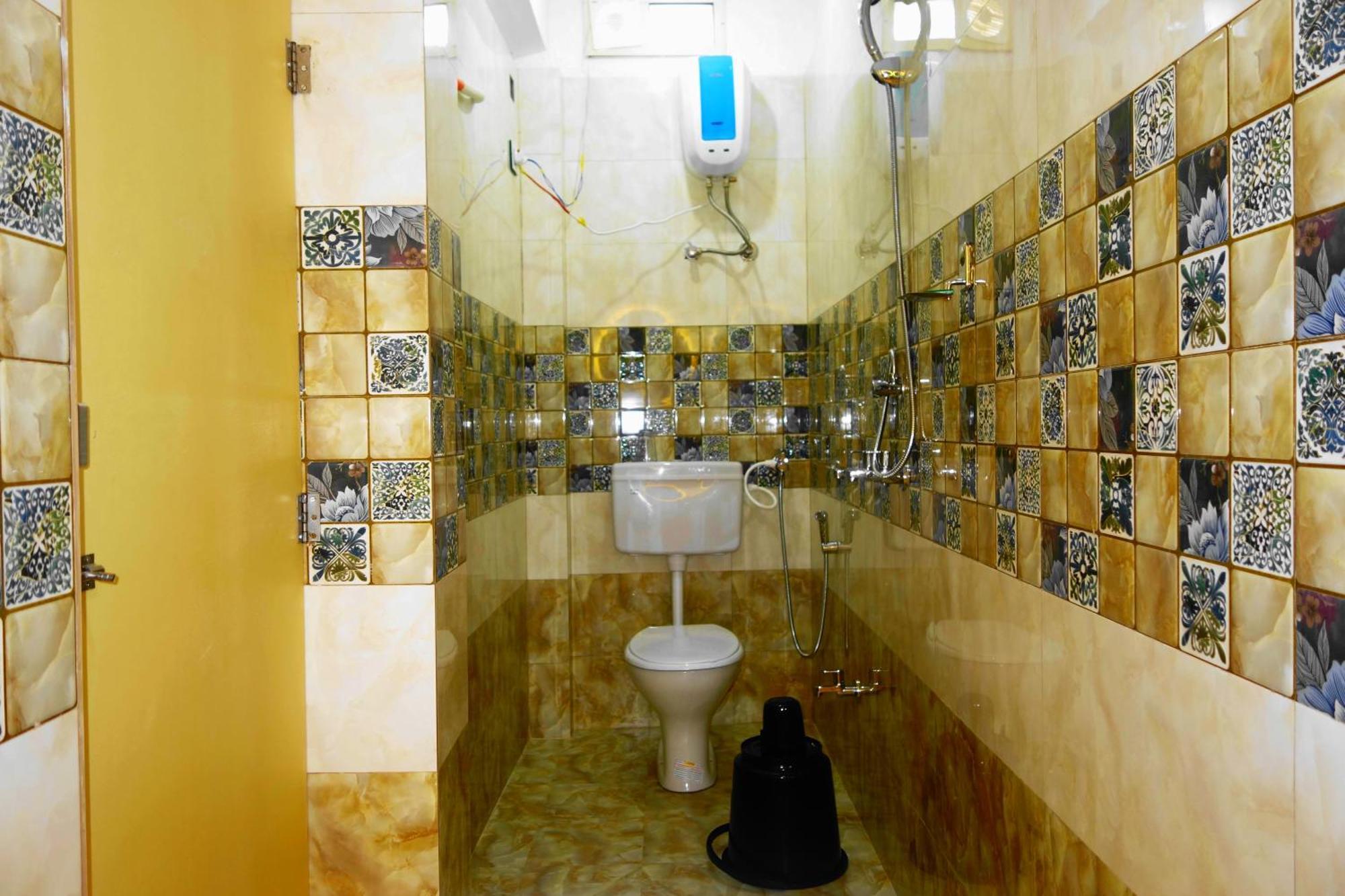 Hotel HCB  Brahmapur Buitenkant foto