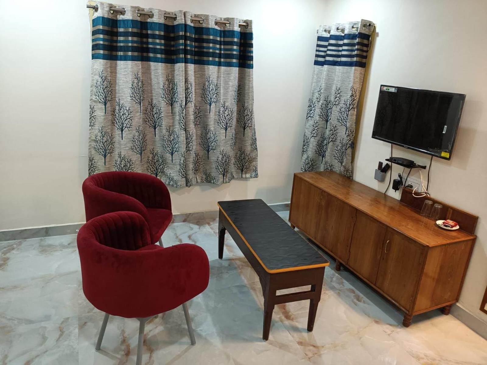 Hotel HCB  Brahmapur Buitenkant foto
